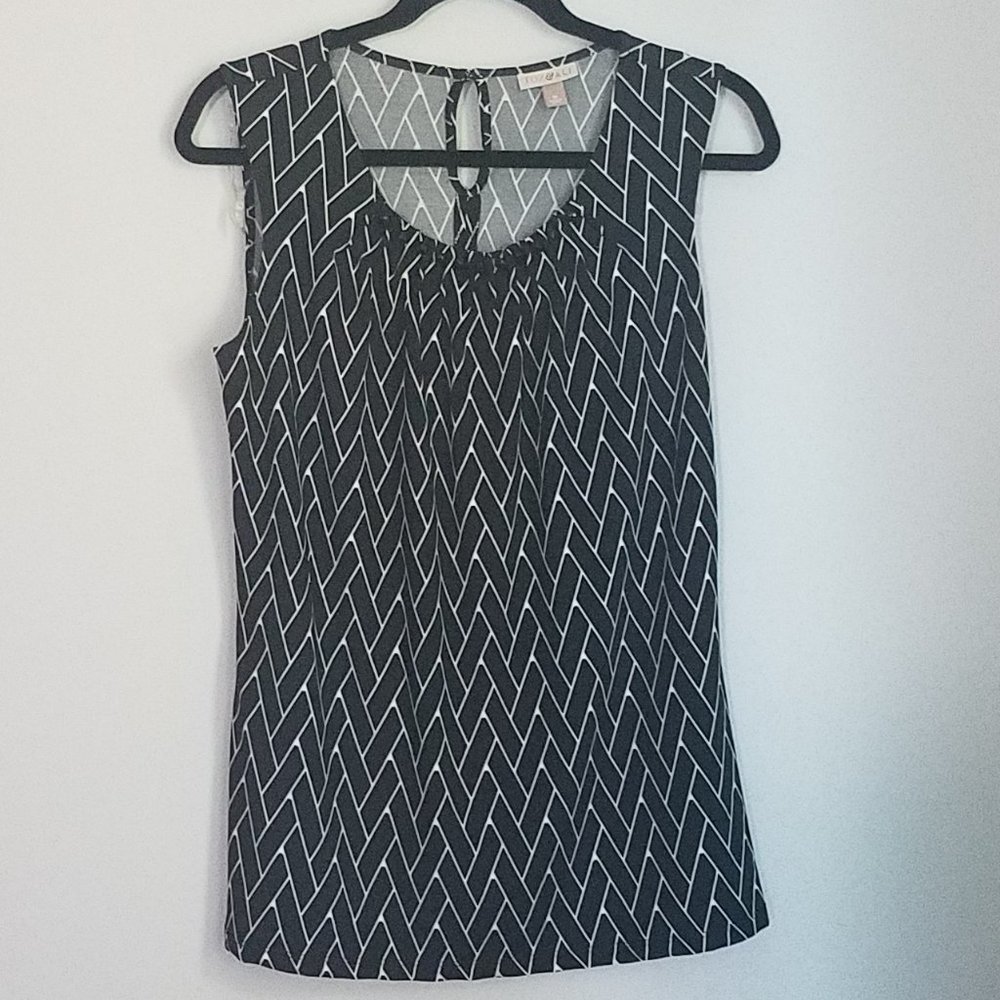 Roz & Ali Black & White Top Size - Women M